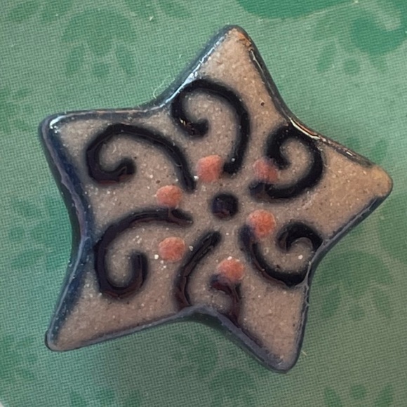 NWT Ime Servin Ceramic Handmade & painted Star Earrings - Picture 2 of 5